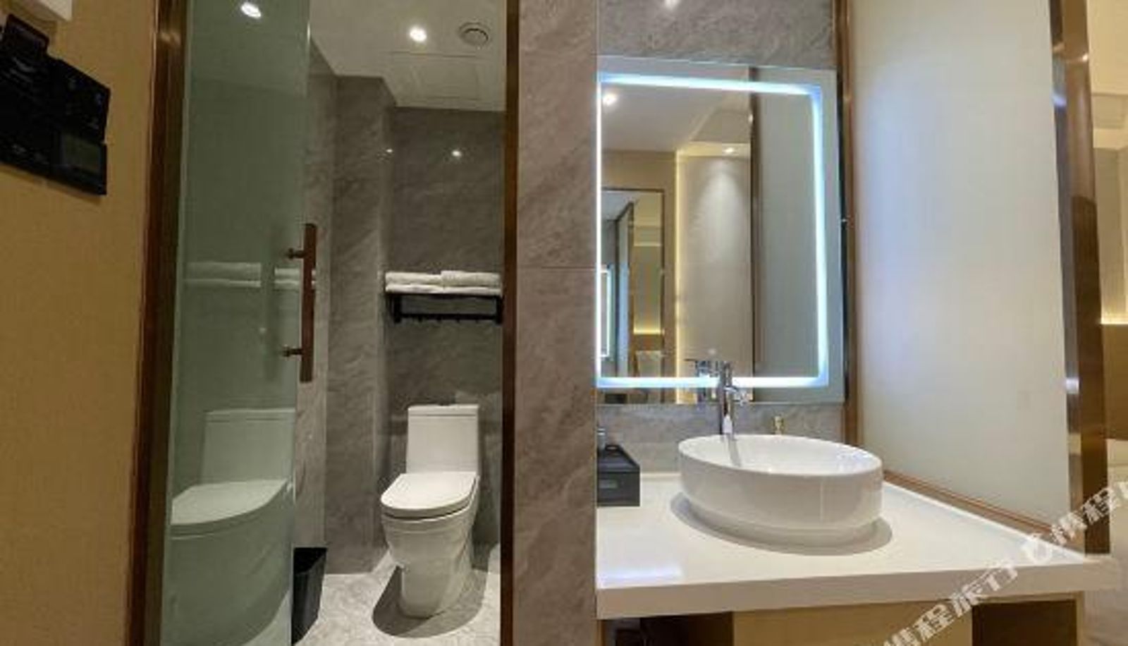 Zimmer - Lizun Haoting Hotel (Hebi Love City)