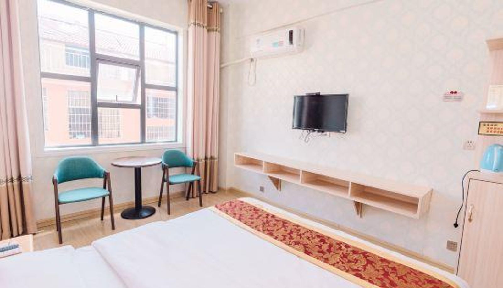 Room - Orange Fruit Hotel