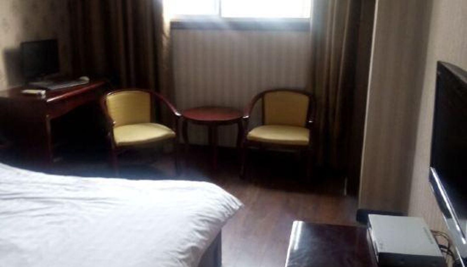 Room - Longsheng Express Hotel (Mingguang Chezhan Road Shop)
