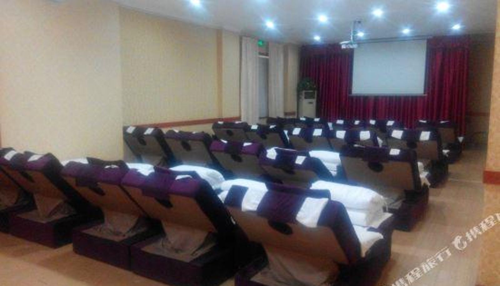 Wellness- und Fitnessbereich - Lijiang Jinhuan Hotel