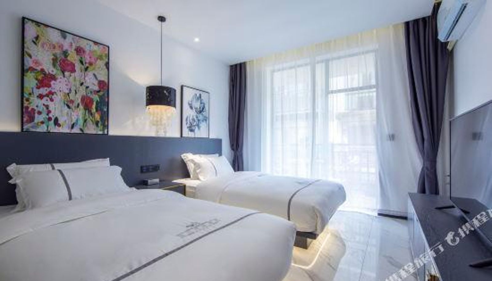 Kamer met balkon - Live by Mountains Hotel