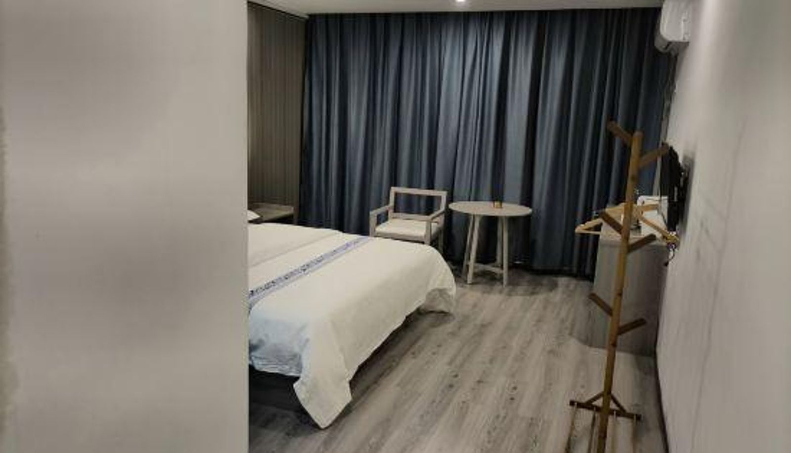 Room - Phoenix Xinxiang Hotel