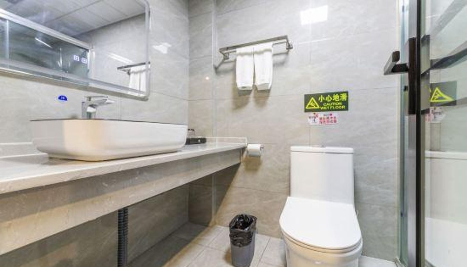 Camera business - Guanghan Jiqing Hotel