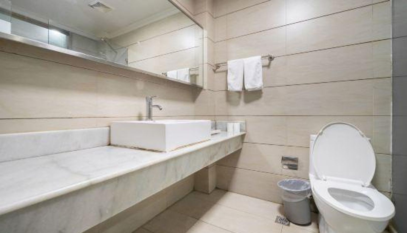 Camera business - Qiu Jinjiang Hotel