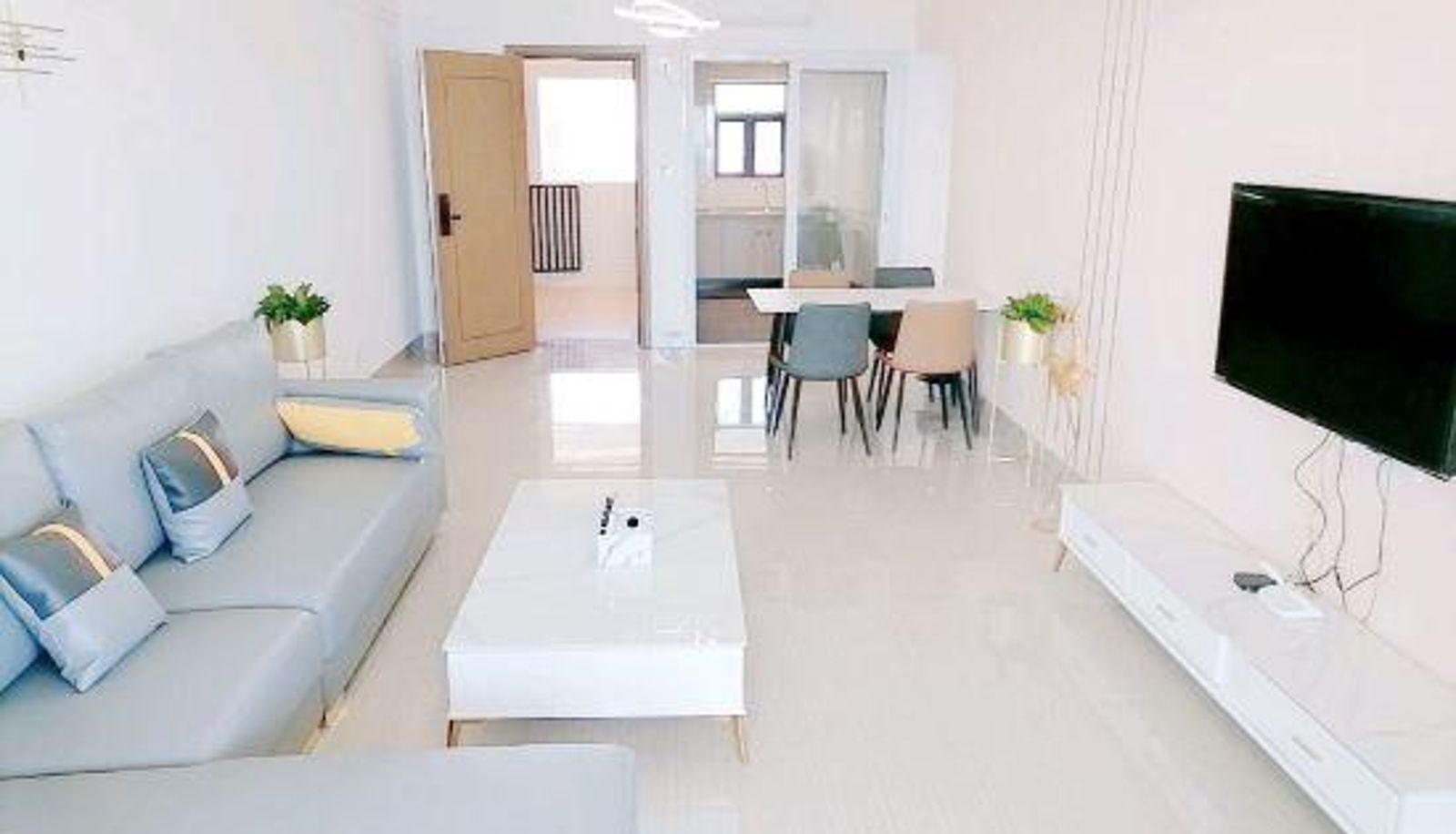 Hailing Island Yuetaoju Holiday Apartment (Wanhao Hailing Bay No.1 Shop)