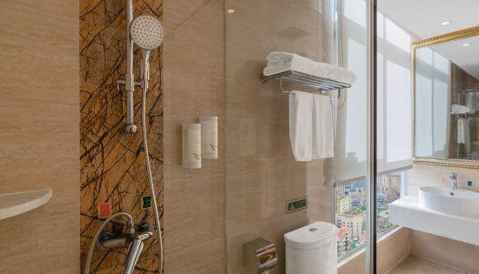 Chambre Familiale - Vienna Hotel (Shangri-La Old Town)