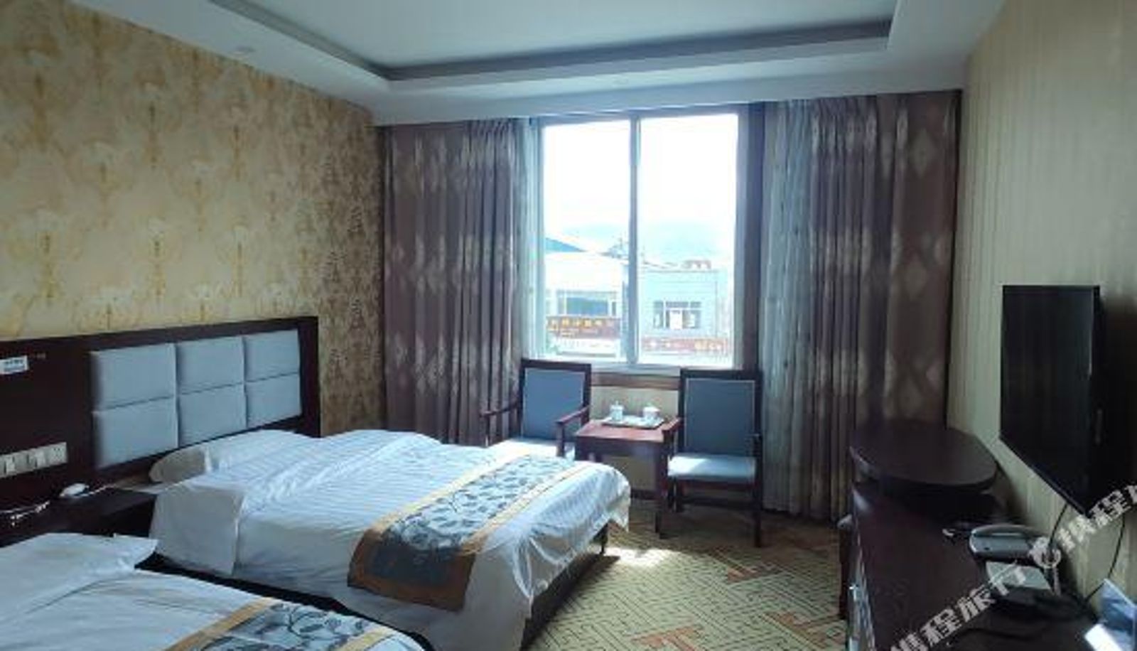 Room - Shangri La Oasis Hotel