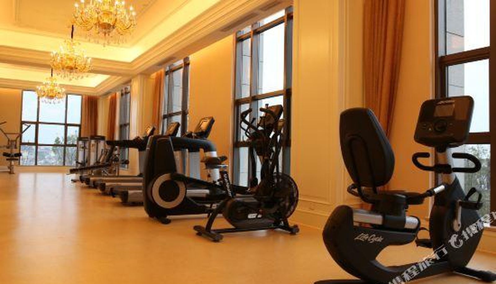 Wellness- und Fitnessbereich - Pengxin International Hotel