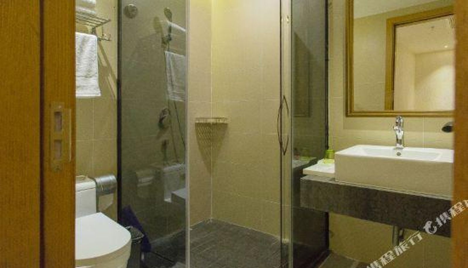 Room - Romantic City Hotel