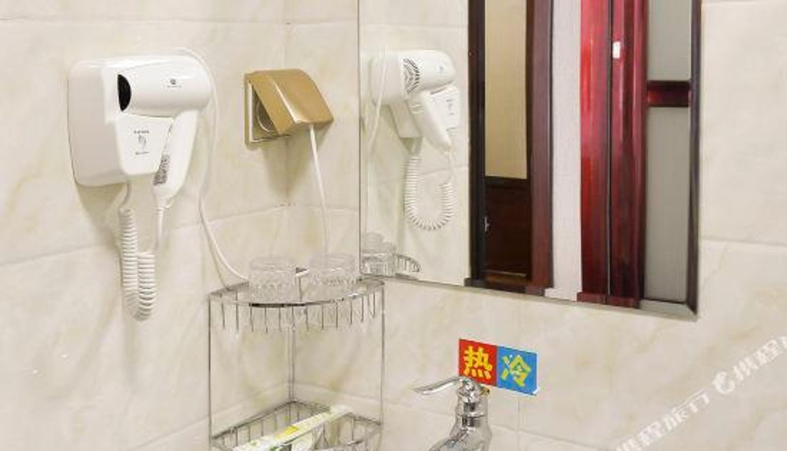 Chengde Jinshanling Express Hotel