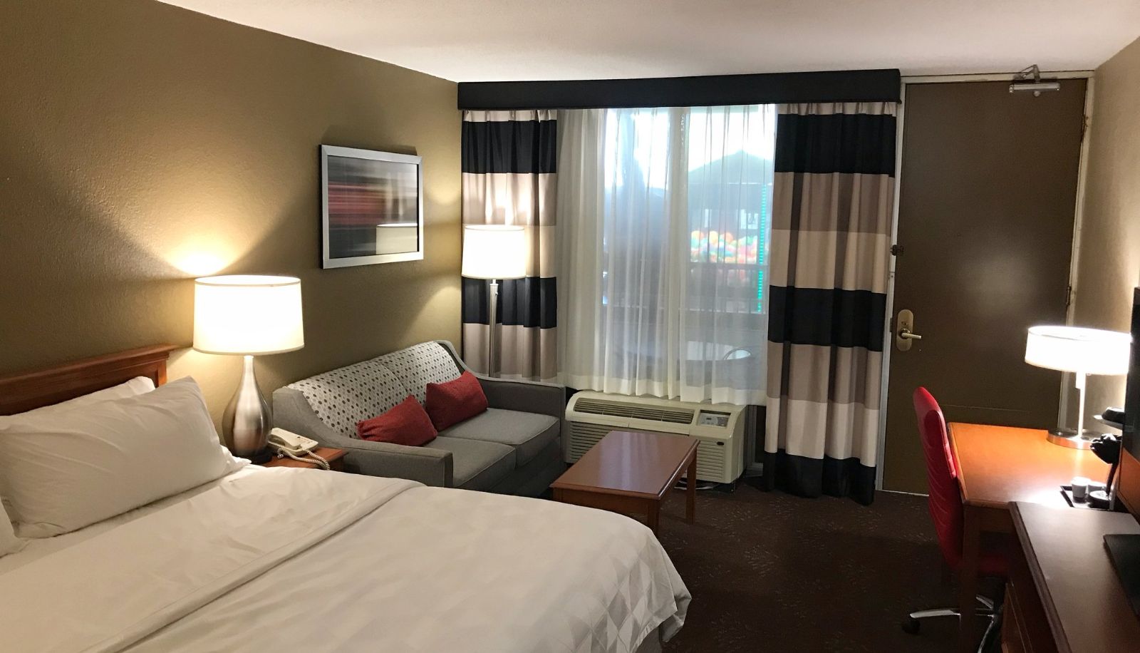 Room - Alexandria Hotel & Conference Center