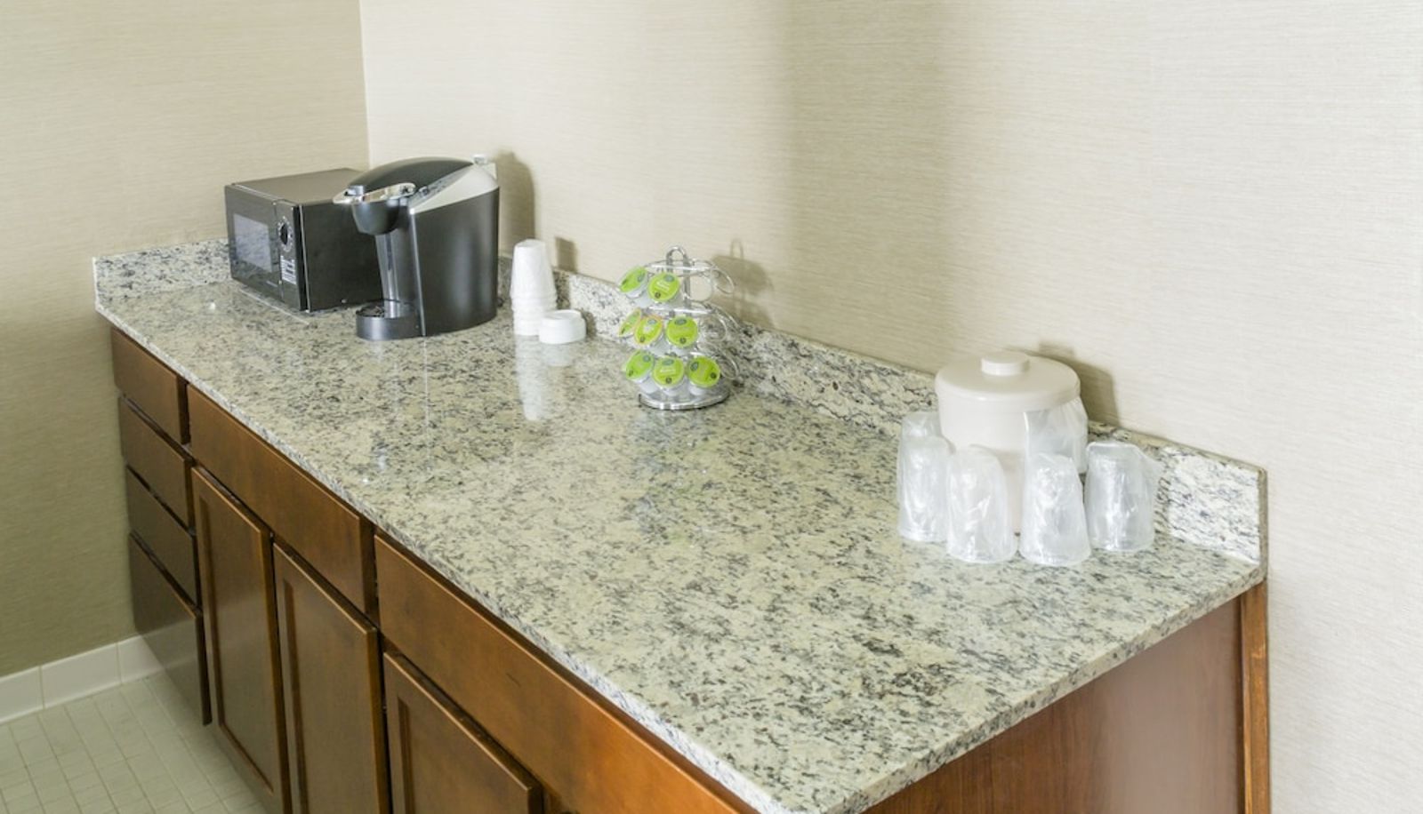 Suite - Holiday Inn Express BIG RAPIDS by IHG