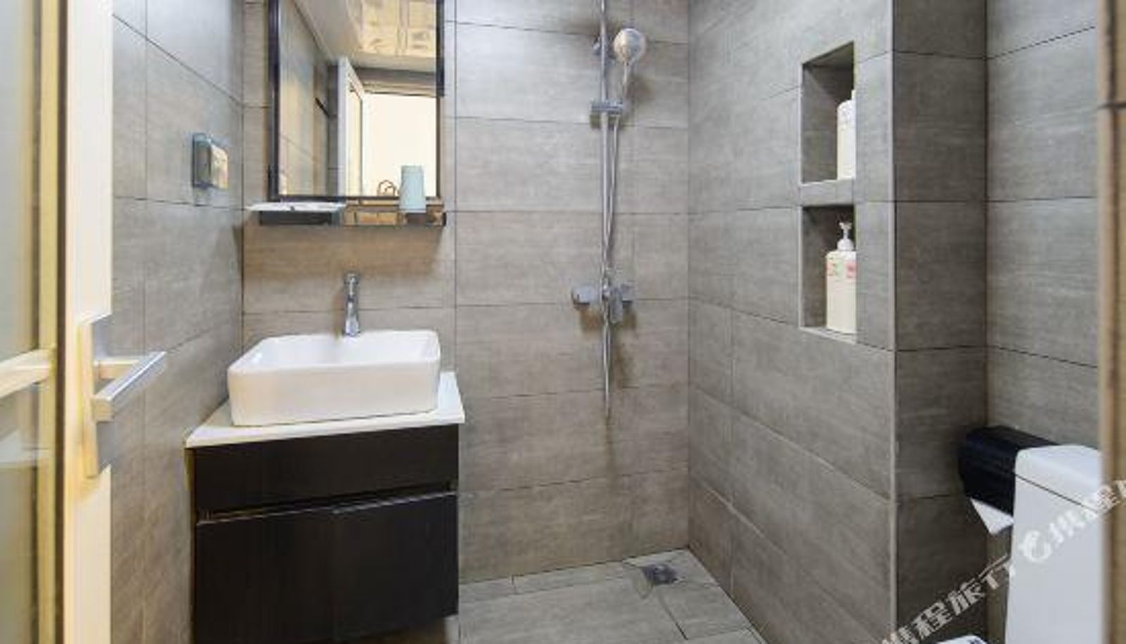 Room with balcony - Xiju Apartment