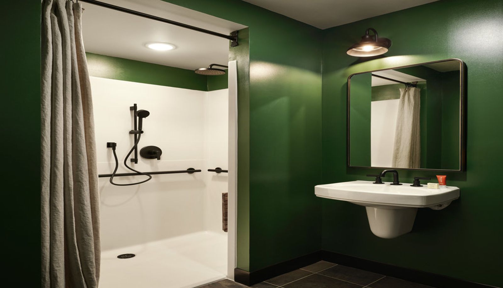 Zimmer - FIELD & STREAM LODGE BOZEMAN