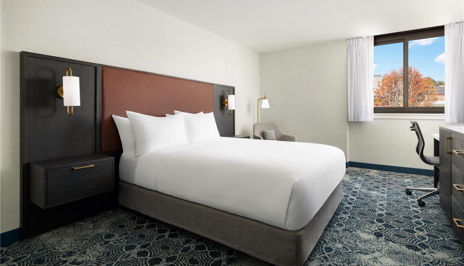 Room - DoubleTree by Hilton Concord Downtown