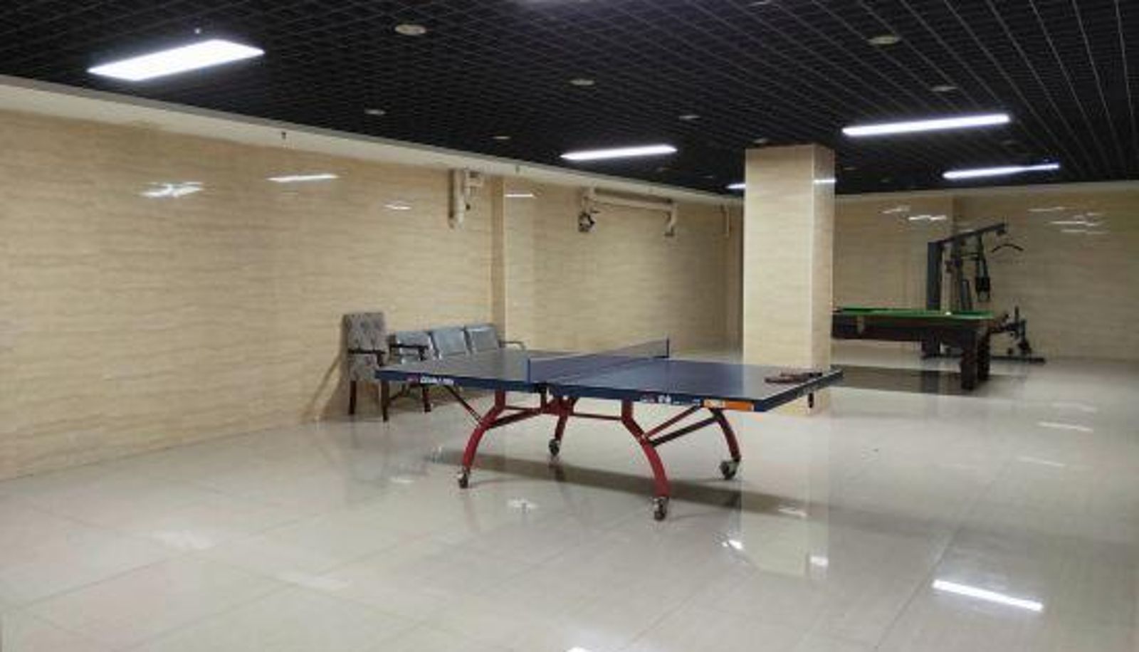 Zona de bienestar y gimnasio - Jianghai Business Hotel