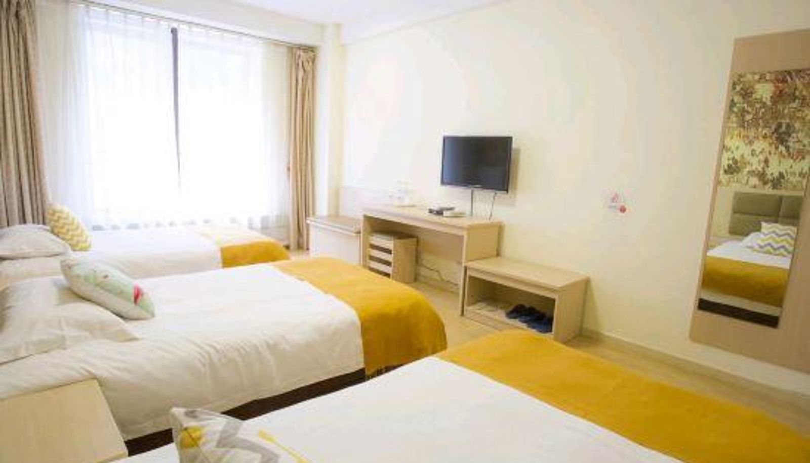 Zimmer - Curry Year Hotel (Zibo Liuquan Road Railway Station)