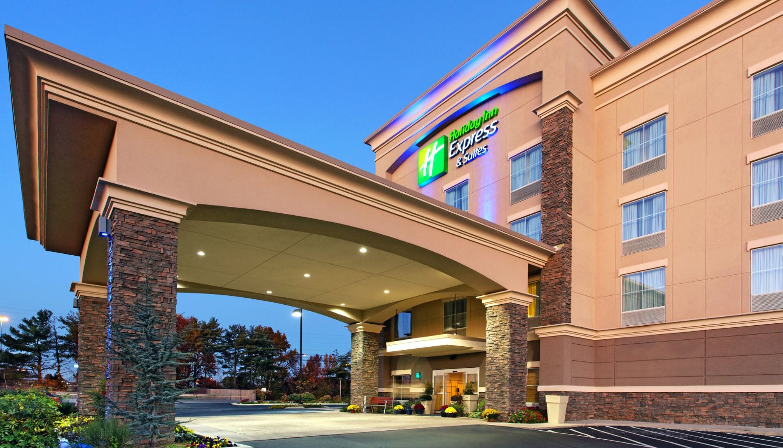 Info - Holiday Inn Express & Suites COOKEVILLE by IHG