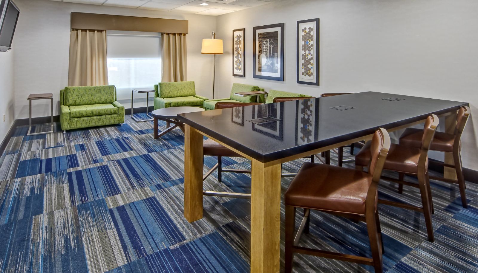 Info - Holiday Inn Express & Suites COOKEVILLE by IHG