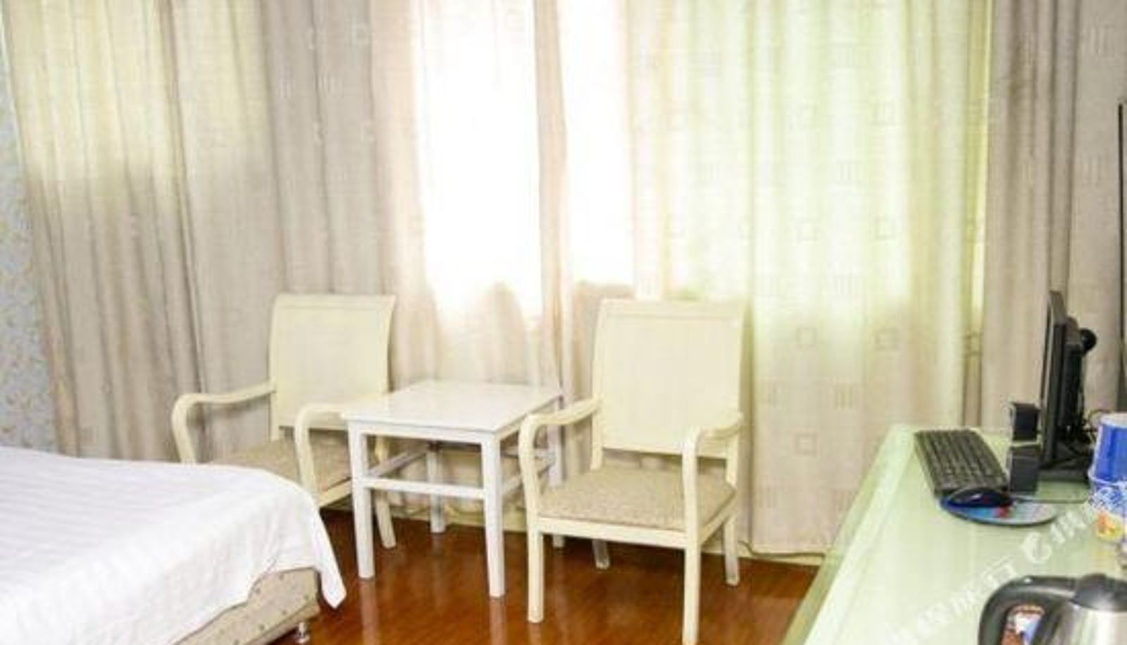 Camera - Anna Hostel