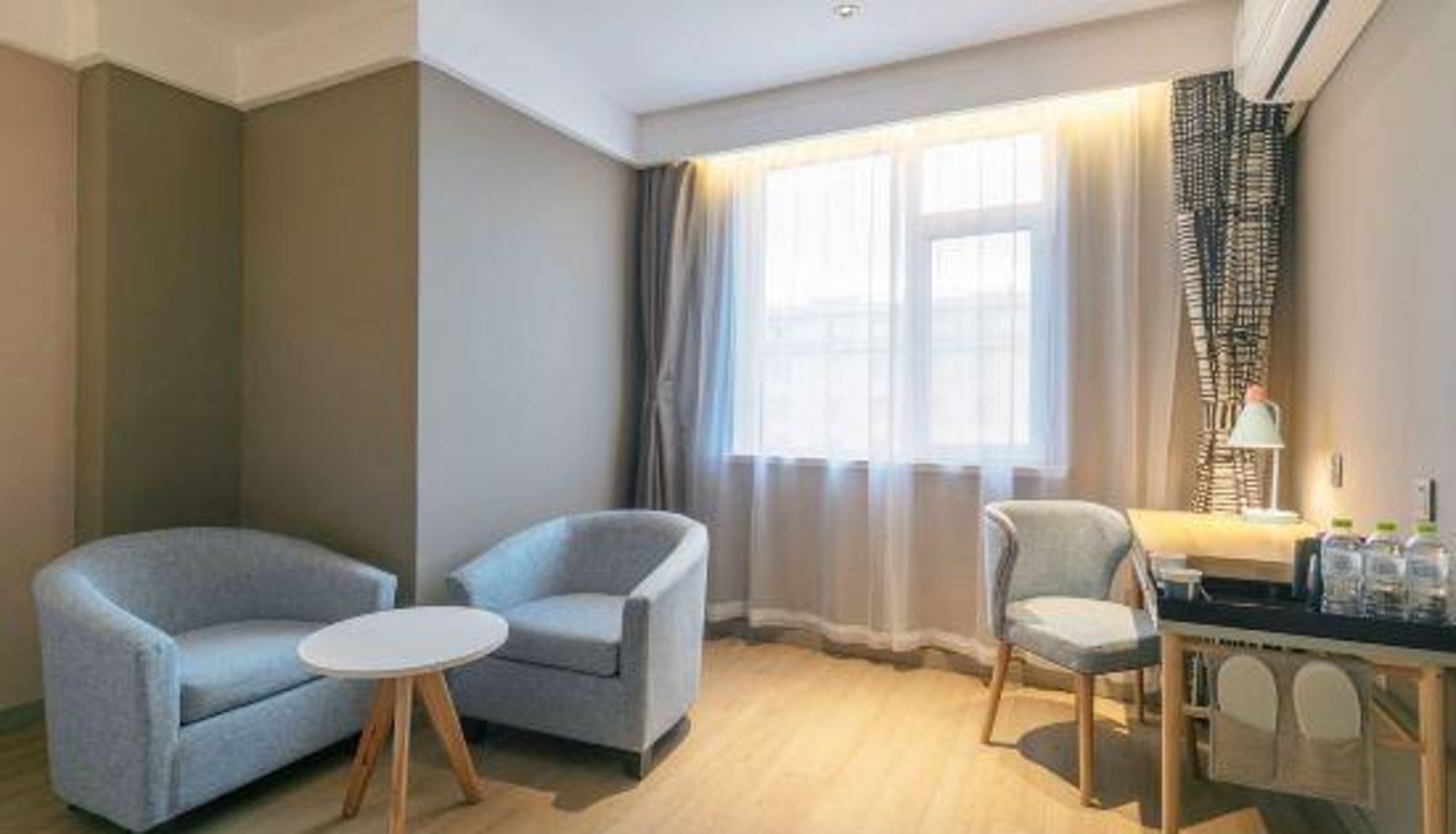 Zimmer - Home Inn · NEO (Joy City store of Yantai passenger terminal)