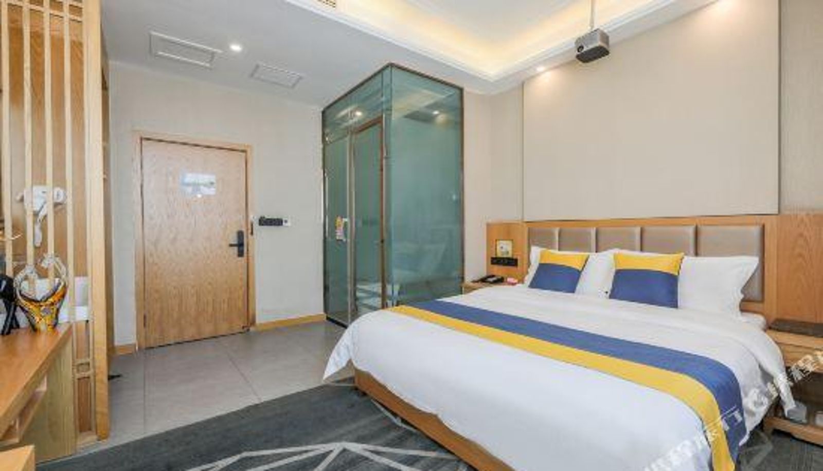 Kamer - Mehood Ezzi Hotel(Yining)
