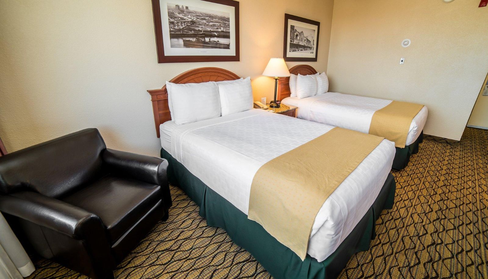 Room - Emerald Beach Hotel