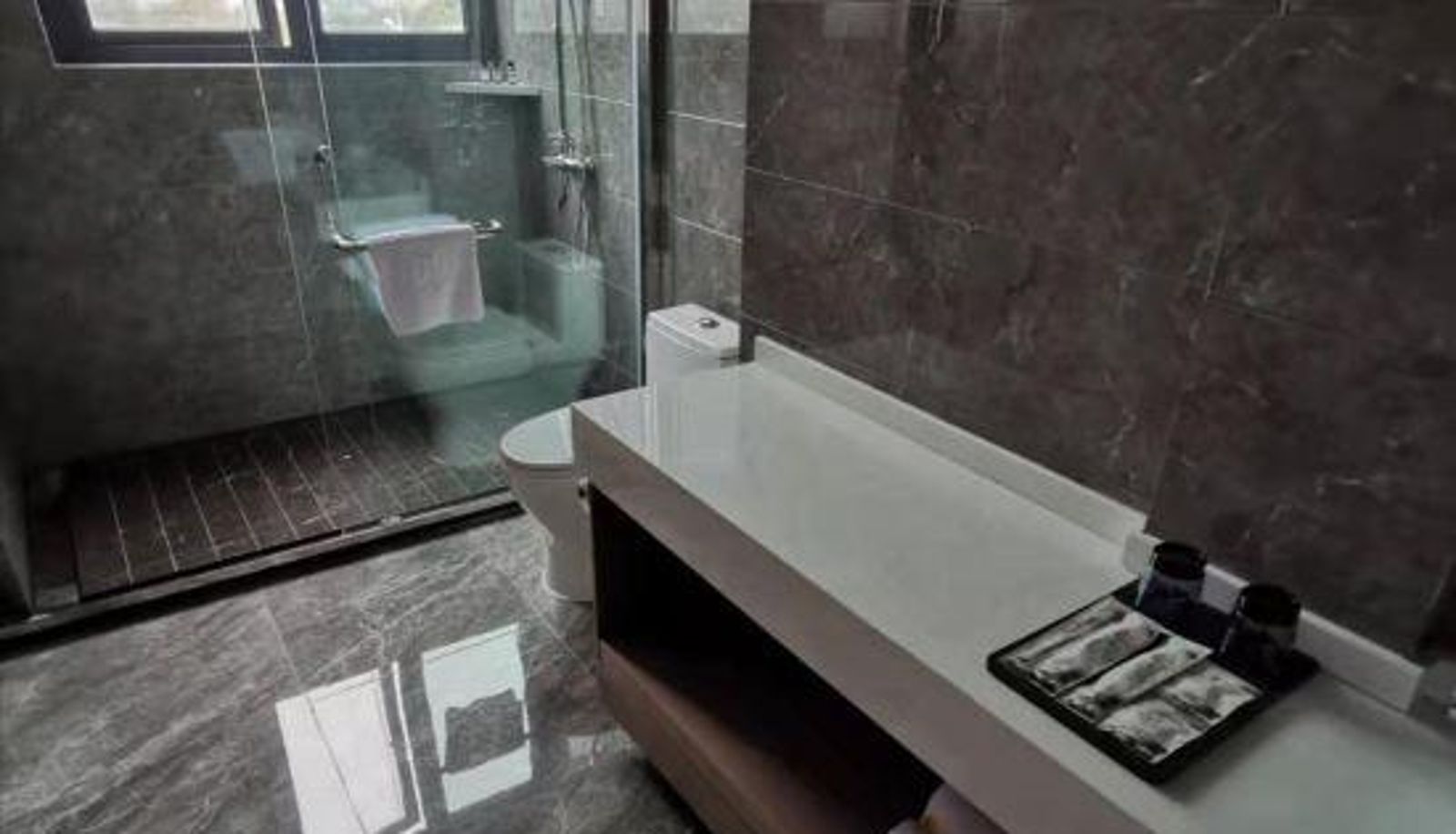 Camera - Xiang Shu Wan Holiday Inn