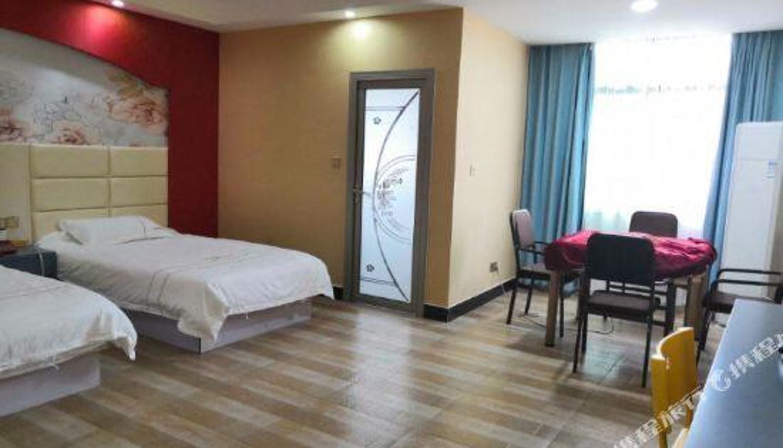 Camera - 1000 and One Night Hotel (Yichun Hutian Branch)