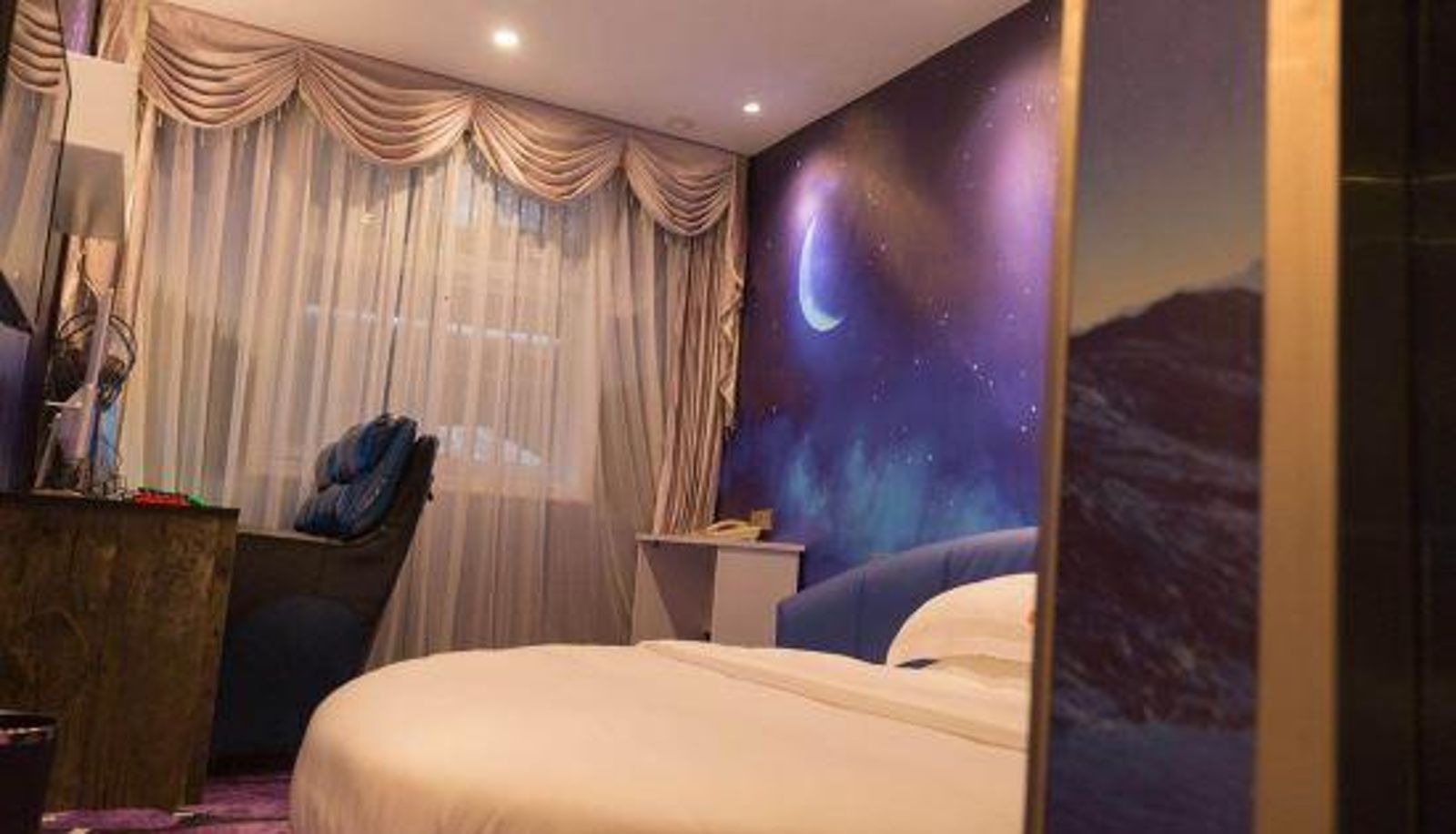 Innenbreich - Baqiao District) Suzhou Red Sun Digital Life Holiday Hotel (Guogou Plaza