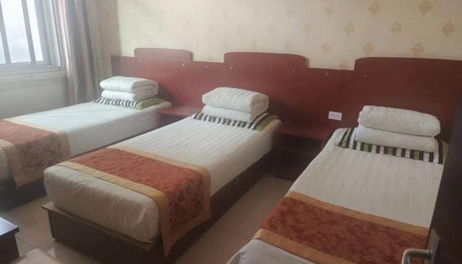 Kamer - Maple Leaf Express Hotel