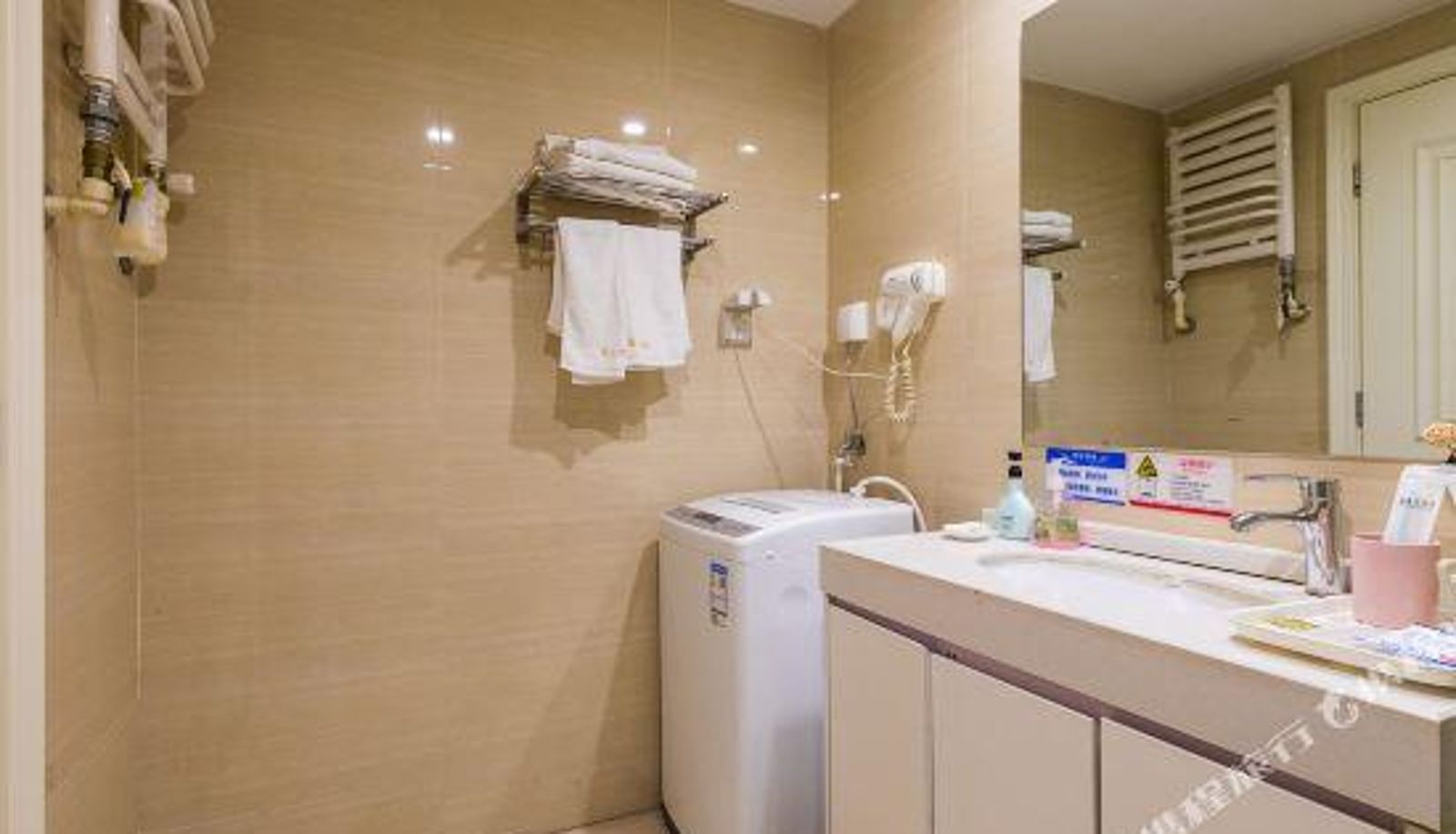 Zimmer - Pengyouquan. Hotel