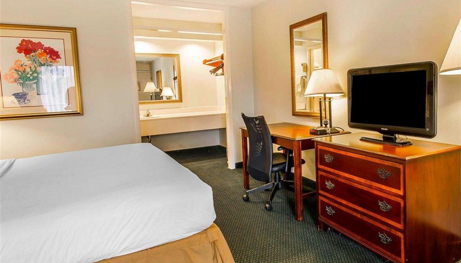 Zimmer - Clarion Inn & Suites Dothan South