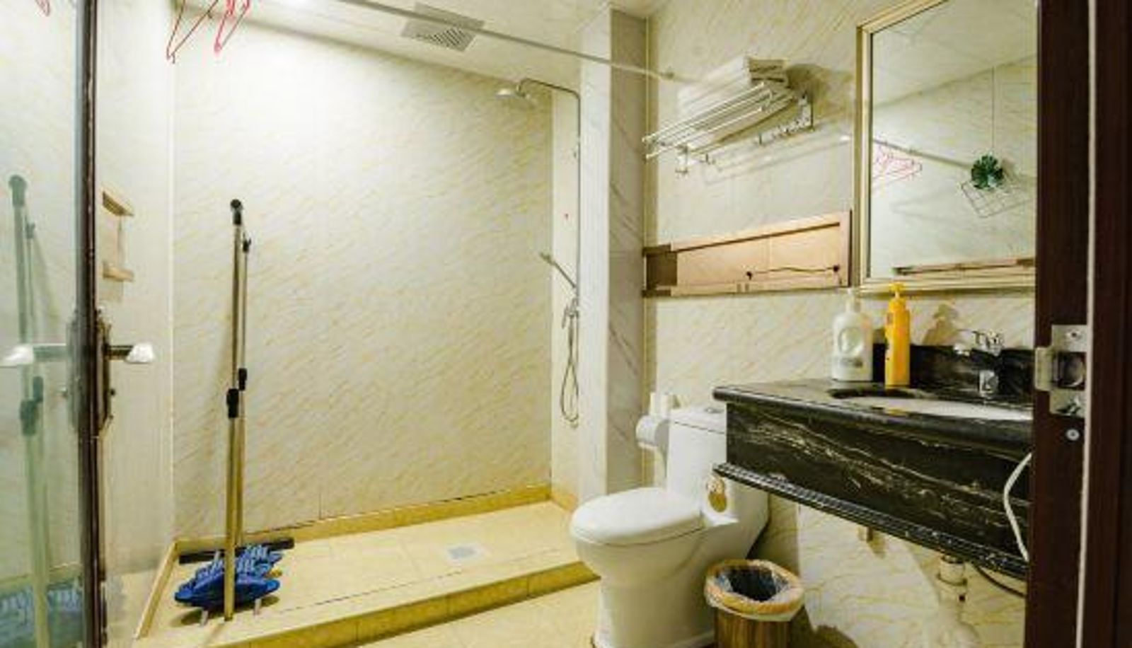 Family room - Xinyang Nanwan Holiday Hotel