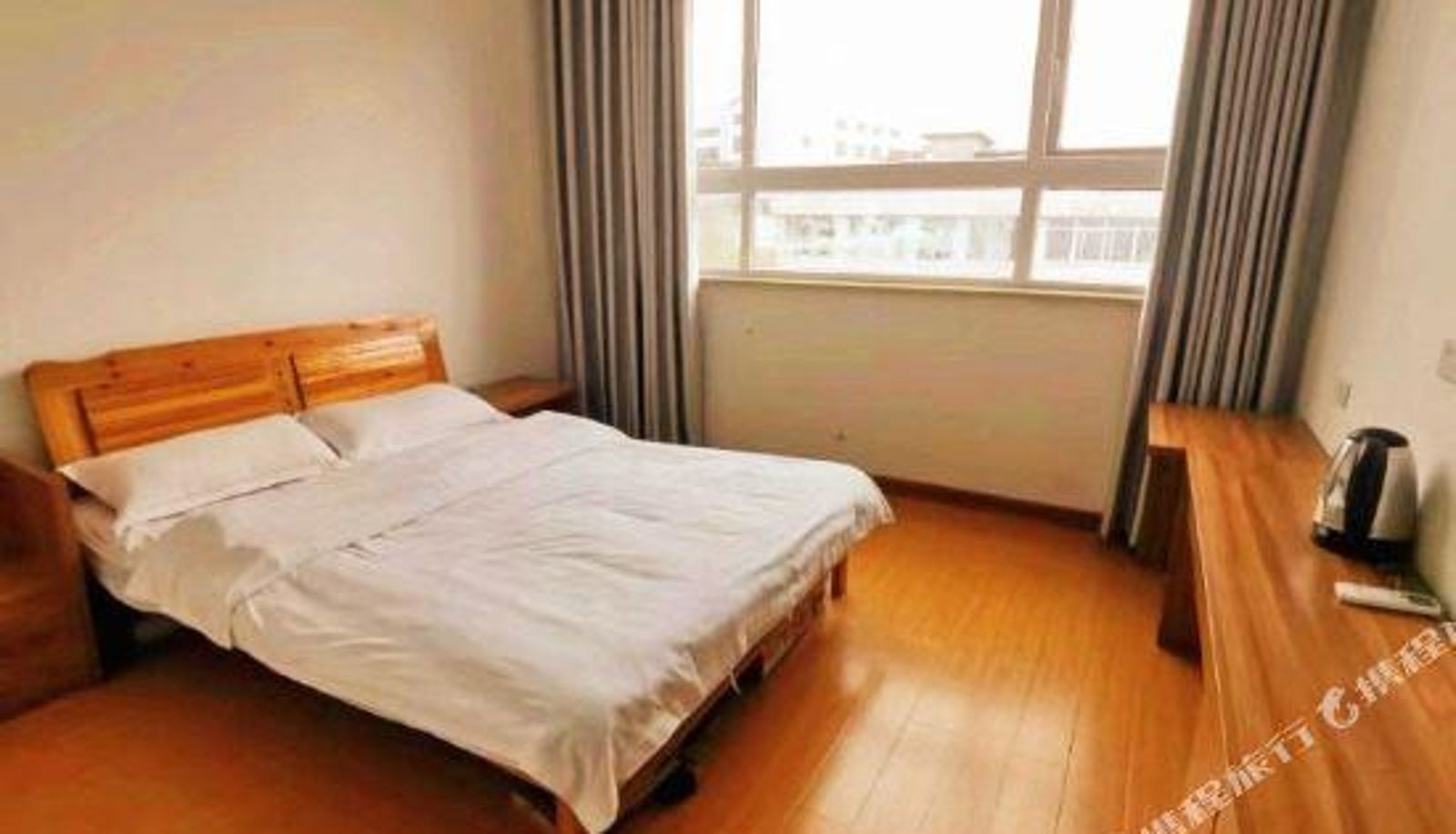 Zimmer - Xinyang railway station Golden City Hotel