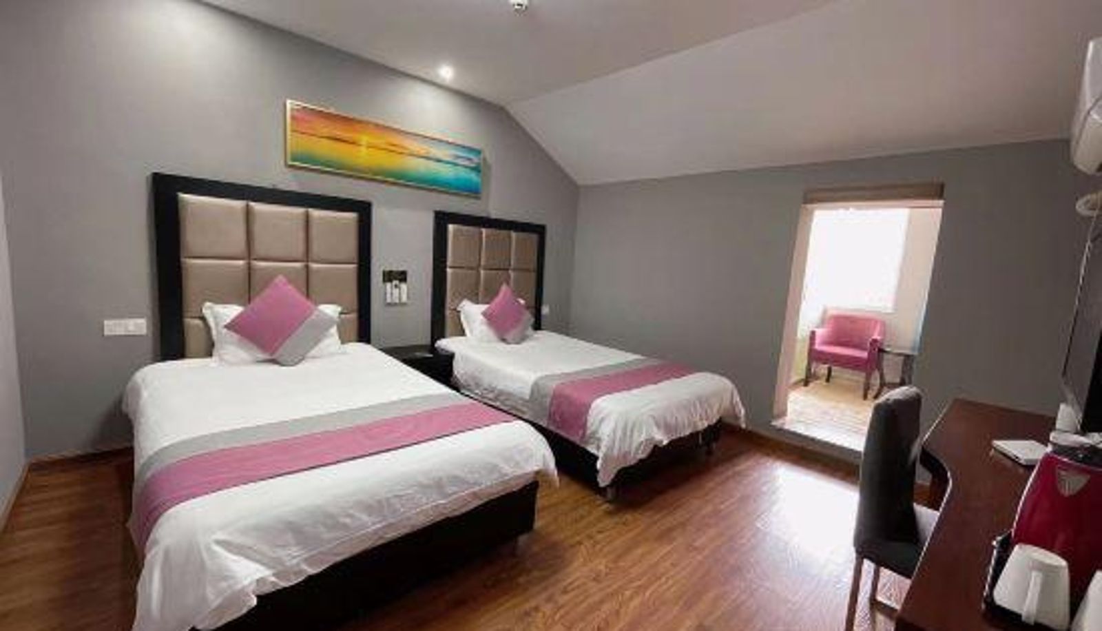 Zimmer mit Balkon - Huishang Theme Hotel (Huangshan Huizhou Ancient City Shop)