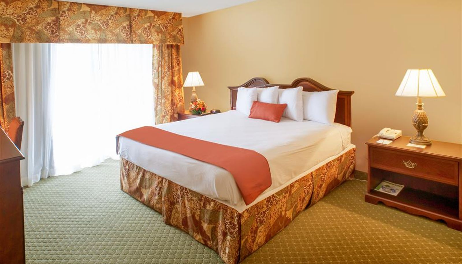 Zimmer - Clarion Hotel & Suites - Convention Center Fredericksburg