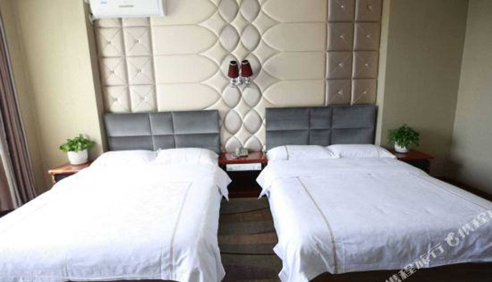Camera - Wulanhot Jiayi Hotel