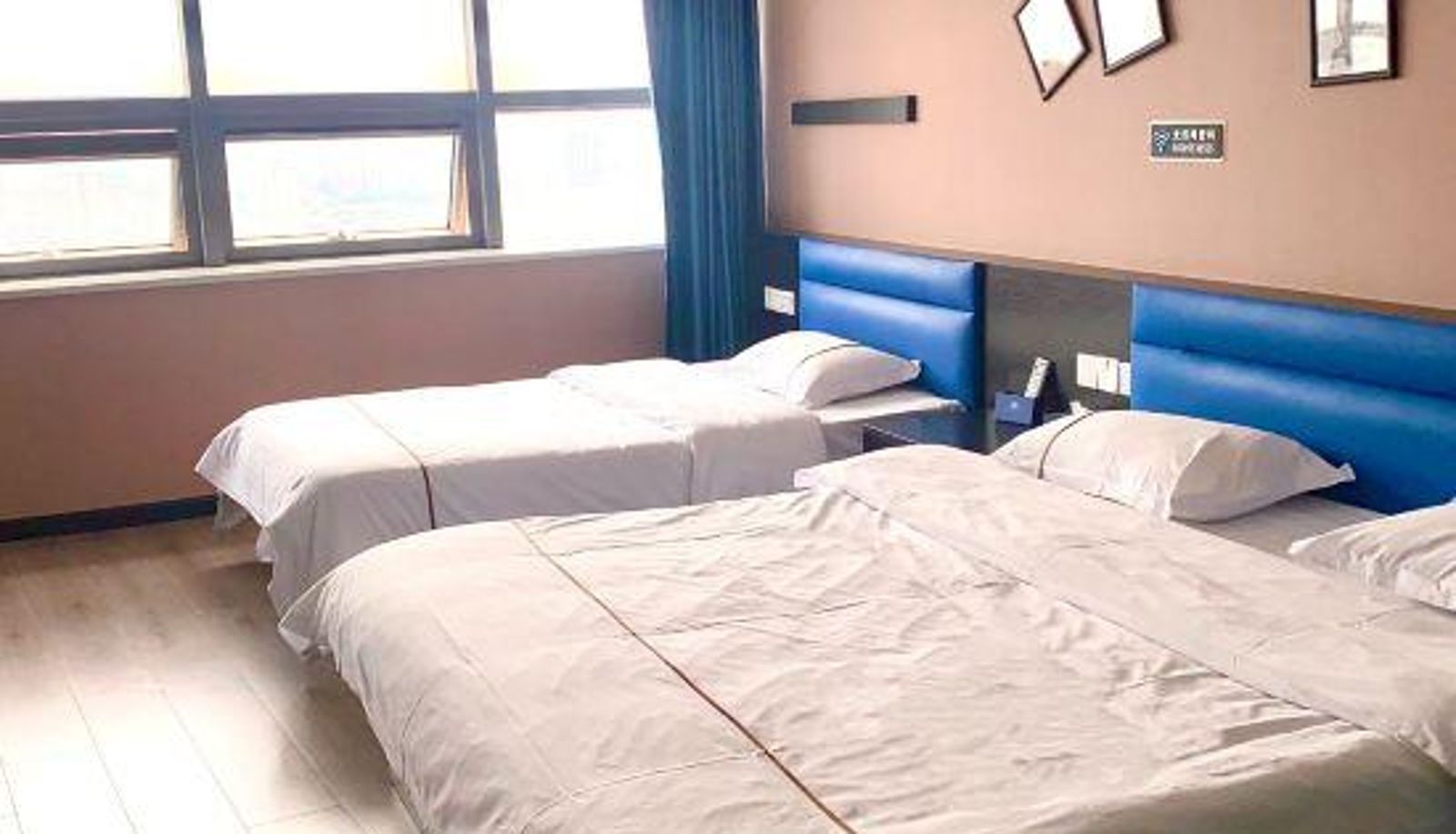 Familienzimmer - Wenhui Hotel (Wuhu High-speed Railway Station)