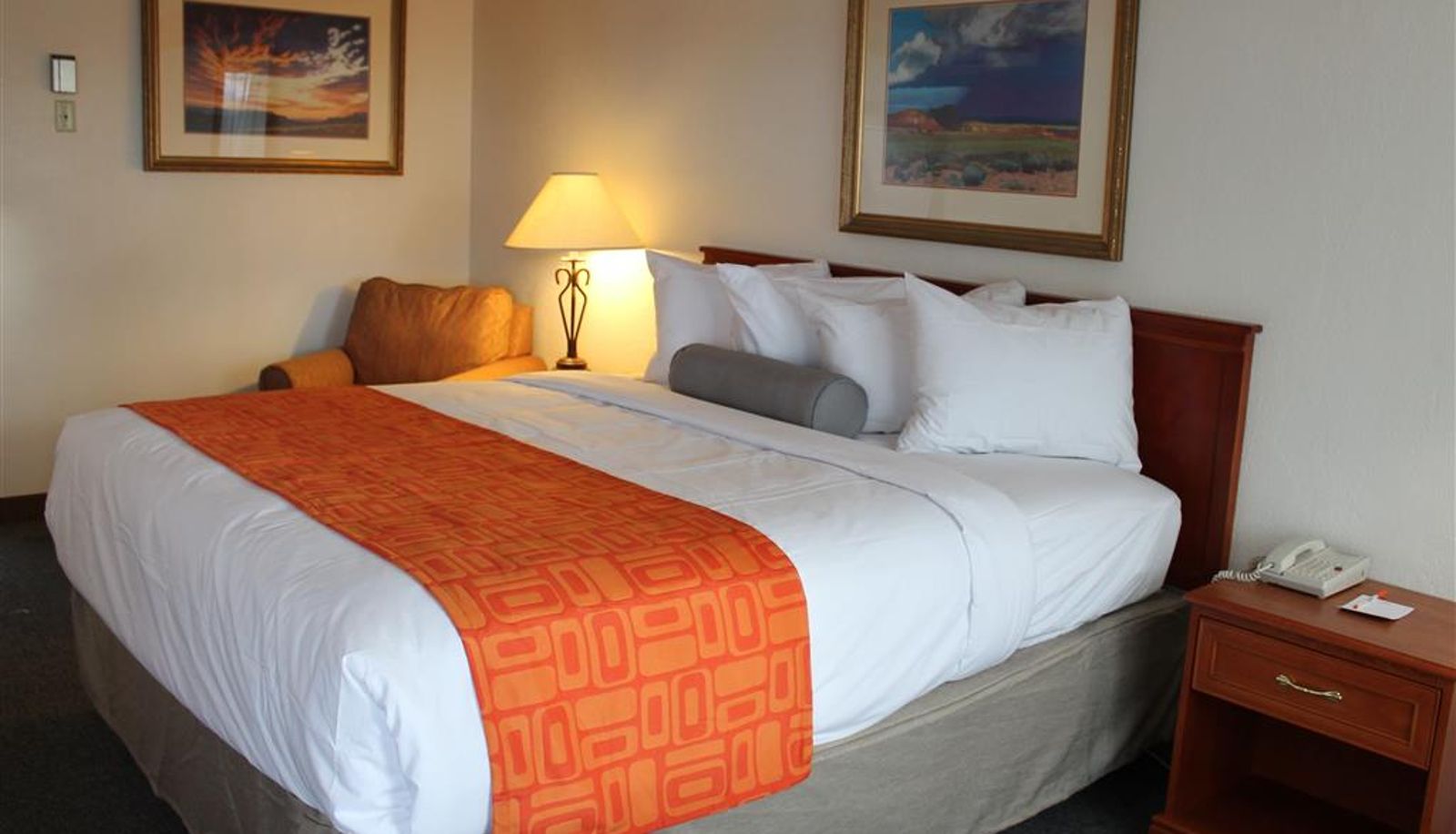 Zimmer - Howard Johnson by Wyndham Gallup