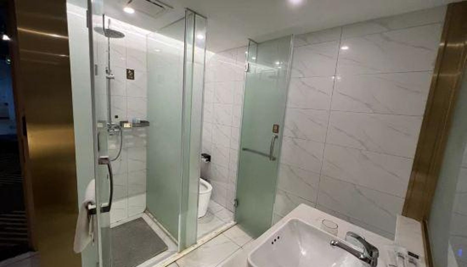 Room - Yixuan Hotel (Wuhan Optics Valley Plaza subway station store)