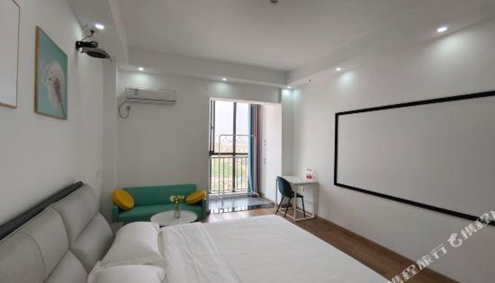Camera - Yibeile Cinema Hotel