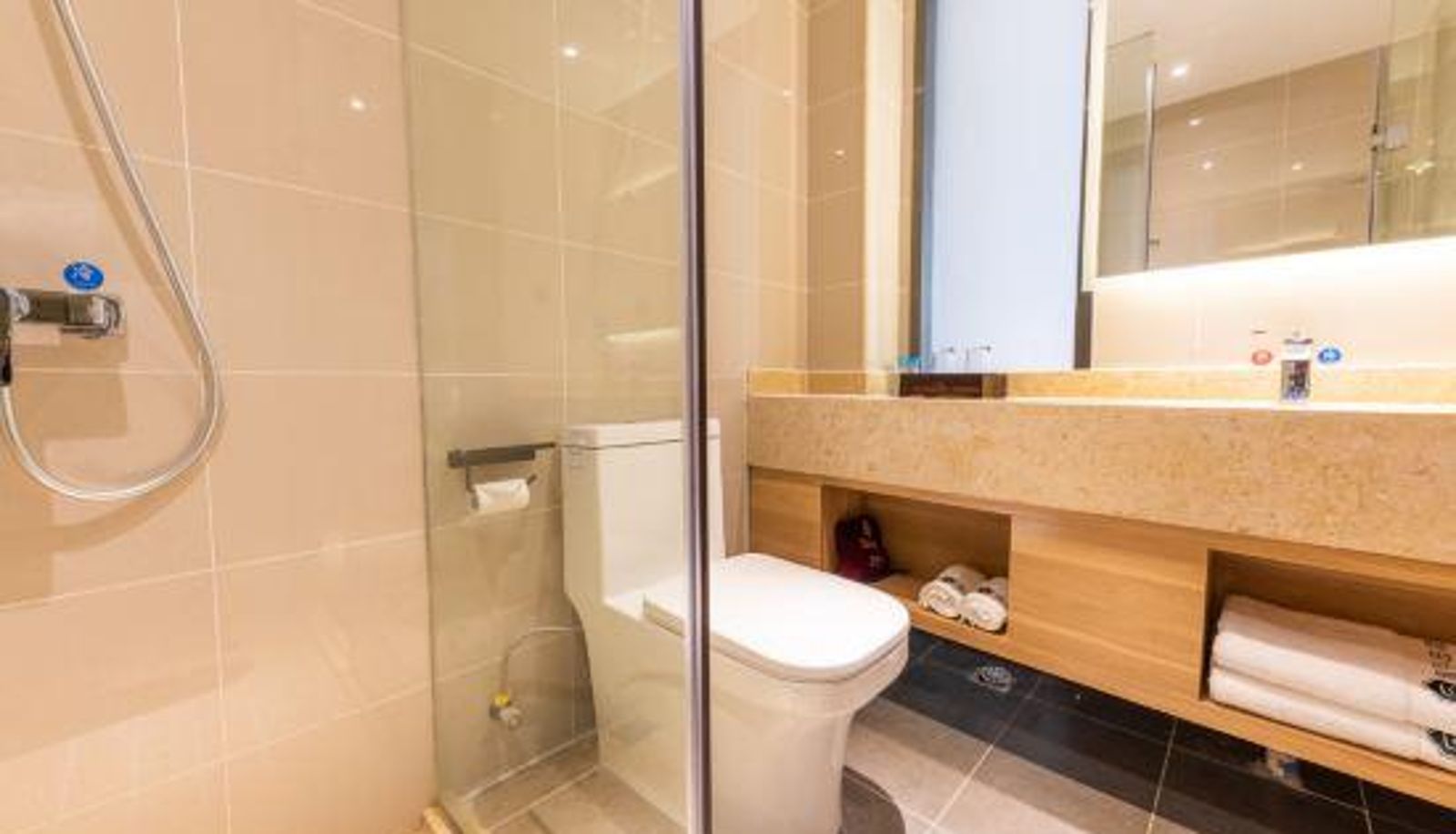 Camera - Wuhan High-tech Park Hotel (Optics Valley Technology Convention and Exhibition Center)
