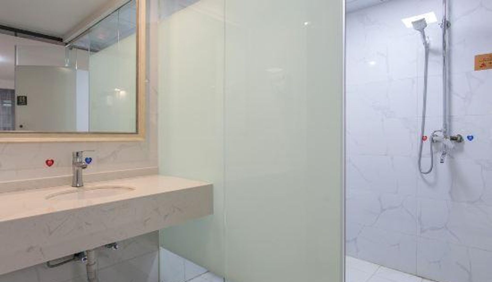 Kamer - Hongyan Hotel (AEON MALL HOSPITAL OF WUHAN AXIN)