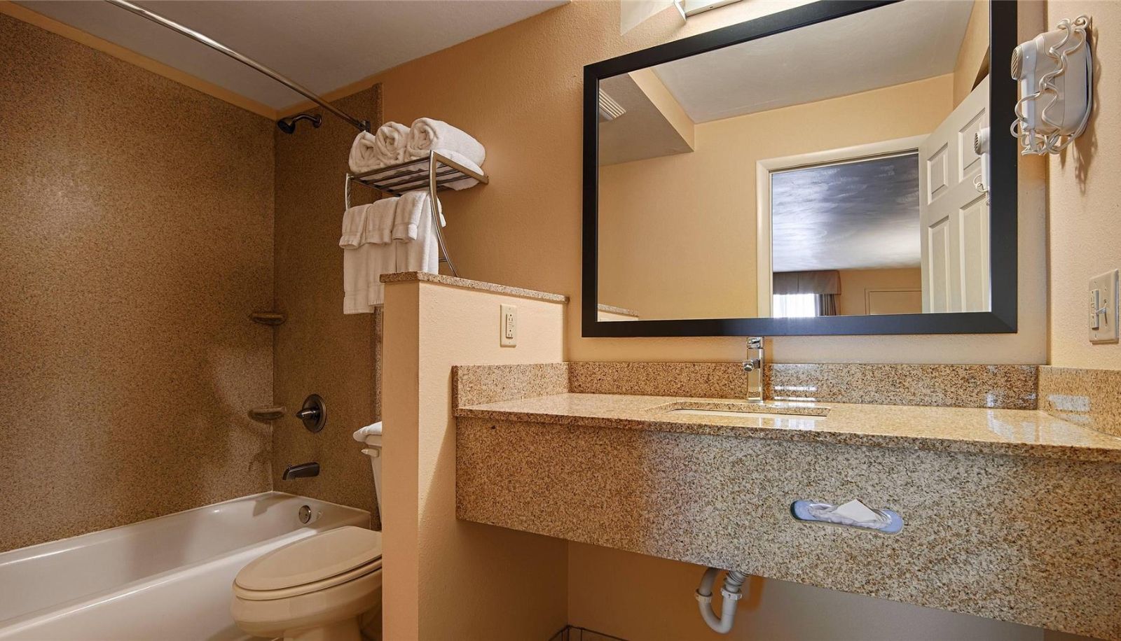 Zimmer - Quality Inn & Suites Williamsport