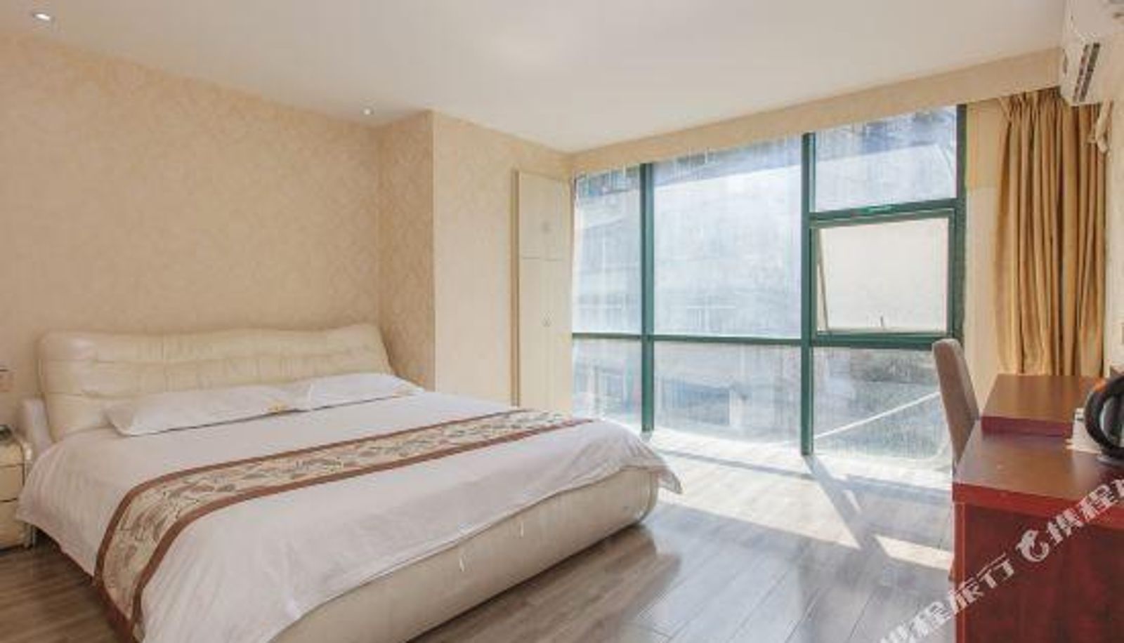 Chambre Business - Letu Hotel (Wuhan Tongji Hospital Qikou Road Metro Station)