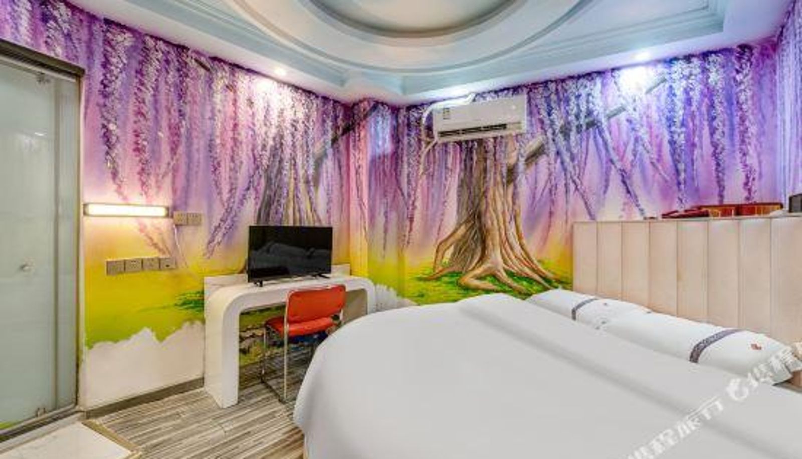 Kamer - Orange Friendship Hotel (Wuhan Zhuyeshan Central Business and Trade City Minzhijia Subway Station)