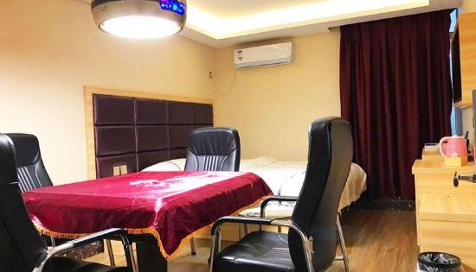 Camera - Howard Hotel (Wuchang Institute of Technology)