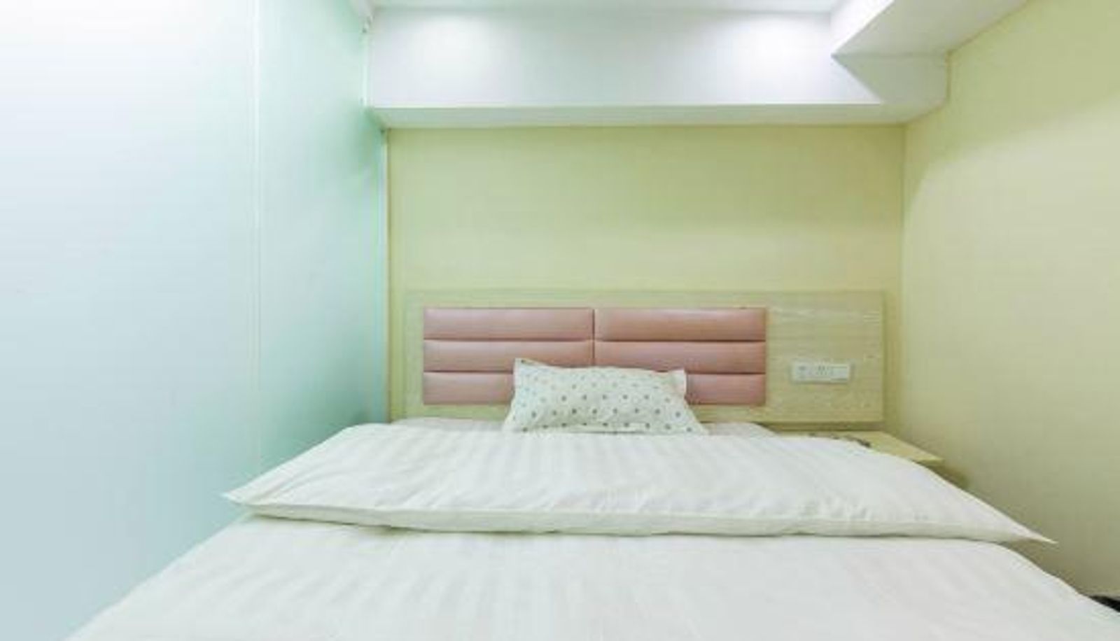 Camera business - Xin 8 Hotel (Wuhan Gutian 2nd Road Huifeng Corporate Headquarters)