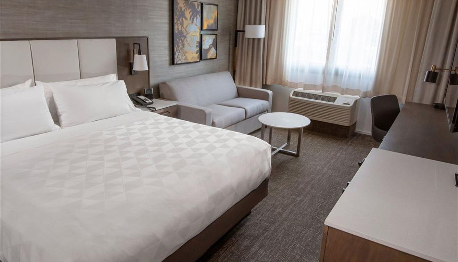 Room - DoubleTree by Hilton Buena Park
